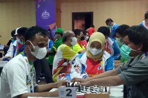 Catur Standar Peparnas, Papua  Rebut 7 Emas