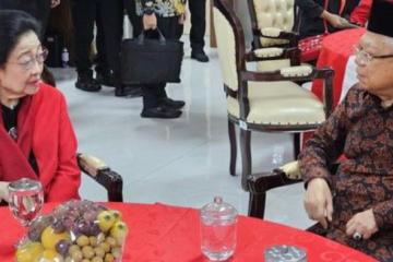 Megawati Sambut Maruf Amin dalam HUT PDIP Ke-51
