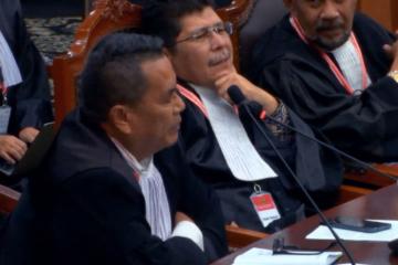 Hotman Kesal Pertanyaannya Tidak Dijawab Saksi Ahli dari kubu AMIN, Hakim: Tidak Usah Terlalu Bersemangat!