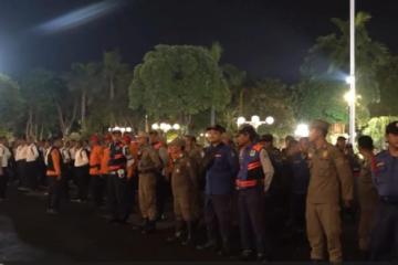 Masa Tenang, Satpol PP Kota Surabaya Sisir APK Di Sepanjang Jalan Protokol Surabaya