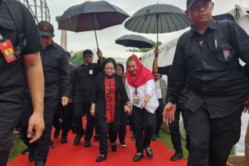 Hajatan Rakyat Semarang, Massa Tumpah Ruah Padati Lapangan Simpang Lima