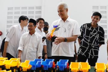 Ganjar Beri Apresiasi Generasi Muda Dalam Membangun Industri dari Desa di Demak