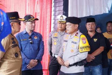 Pastikan Pemilu 2024 Aman, Dirlantas Polda Riau Dampingi Wakapolda Cek TPS di Wilayah Kepulauan Meranti