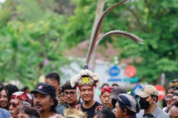 Ikut Kirab Budaya Nitilaku UGM, Ganjar Pranowo: Wujud Spirit Kerakyatan