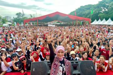 Isu Ganjar-Mahfud Menang, Bansos dan PKH Dihapus, Atikoh: Itu Hoaks!