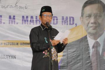 Kunjungi Panti Asuhan di Medan, Mahfud Terangkan Urgensi Negara Rawat Anak Yatim