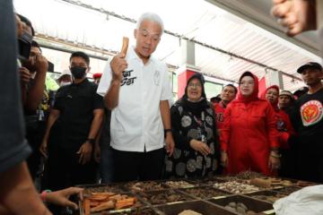 Perluas Pasar, Ganjar Pranowo Dorong Perajin Mebel Optimalkan Sarana Digital