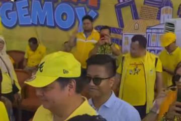 Airlangga dampingi Gibran Sapa Warga di Lomba Senam Gemoy, minta doa debat berjalan lancar