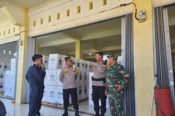 Pastikan Keamanan Logistik Pemilu, Kapolres BS Cek Gudang Logistik KPU