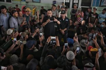 Anies Sampaikan Bansos Plus Sebagai Upaya Tingkatkan Kesejahteraan Nelayan di Lamongan