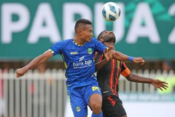 Sepak Bola Papua Menang Telak