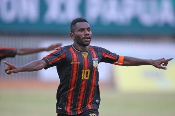 Ricky Cawor Penerus Boas Solossa