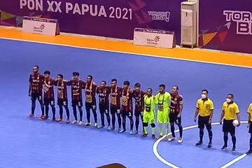 Kumandang Indonesia Raya, Pemain  Papua Berkalungkan Noken