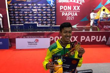 Putra Anggar Riau Raih Emas Perdana