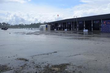 Hujan Tak Menentu, Cabor Aeromodelling Kembali Ditunda