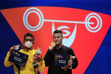 Lifter Putra Banten dan Sulsel Persembahkan Emas