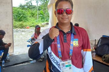 Hatrick Emas PON, Nanik Rencana Gantung Pesawat