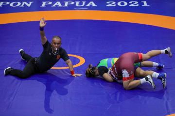 Persaingan Ketat Atlet Gulat Putera PON Papua