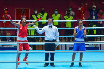 Ona Raih Emas Pertama Papua Cabor Tinju
