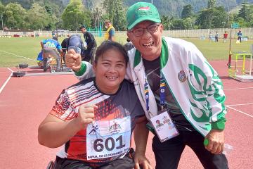 Sumbang Emas Kedua, Juliantik Dibopong Bah 'Pahlawan'