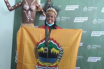 Debut Siti Alfiah Hasilkan Emas